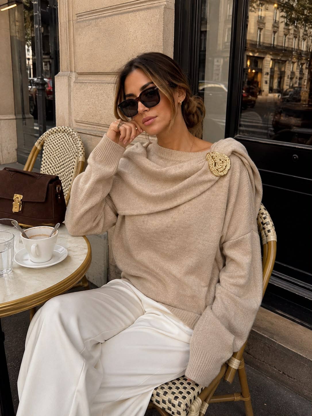 Women's Sweater with Integrated Scarf and Jeweled Brooch – Soft Knit: Taupe / TU 38-42