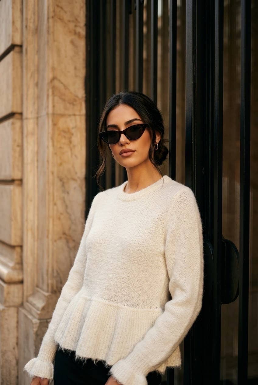 Women's soft ruffled knit sweater: Beige / S/M